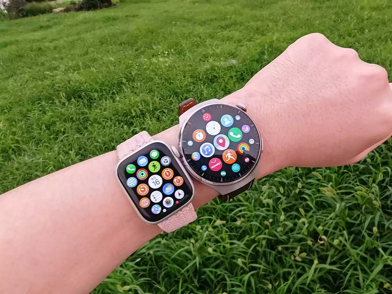 Huawei Watch 4 Apple Watch 8