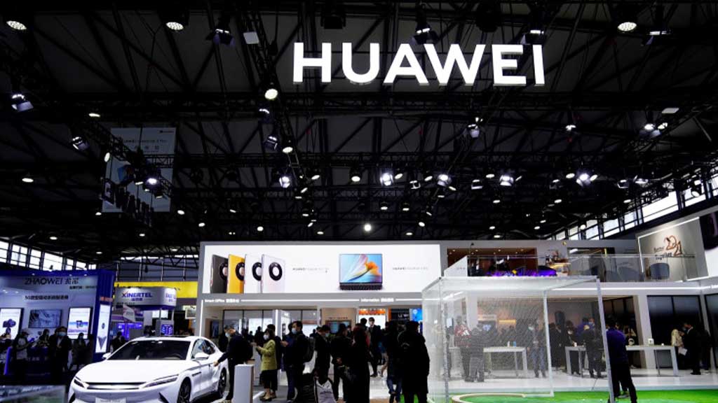 Huawei 800 HarmonyOS smart car stores