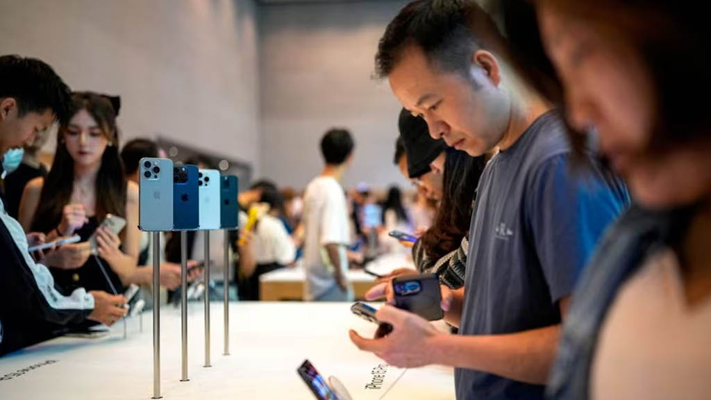 Huawei Apple iPhones cheaper China